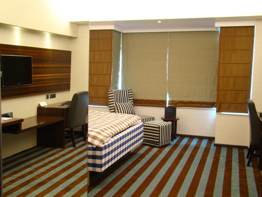 The Madison Hotel New Delhi Ngoại thất bức ảnh